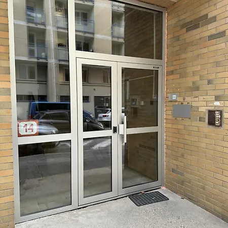 Spacious 3-bedroom In The Historic Old Town Parking Apartamento *