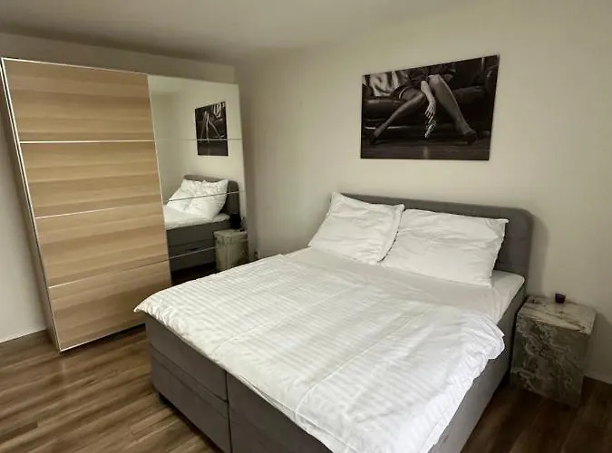 Spacious 3-bedroom In The Historic Old Town Parking Bratislava