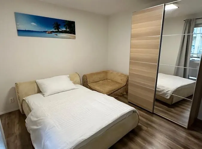 Spacious 3-bedroom In The Historic Old Town Parking Apartament