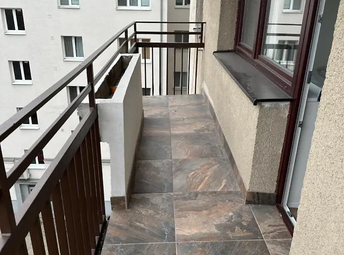 Spacious 3-bedroom In The Historic Old Town Parking Апартаменты Братислава