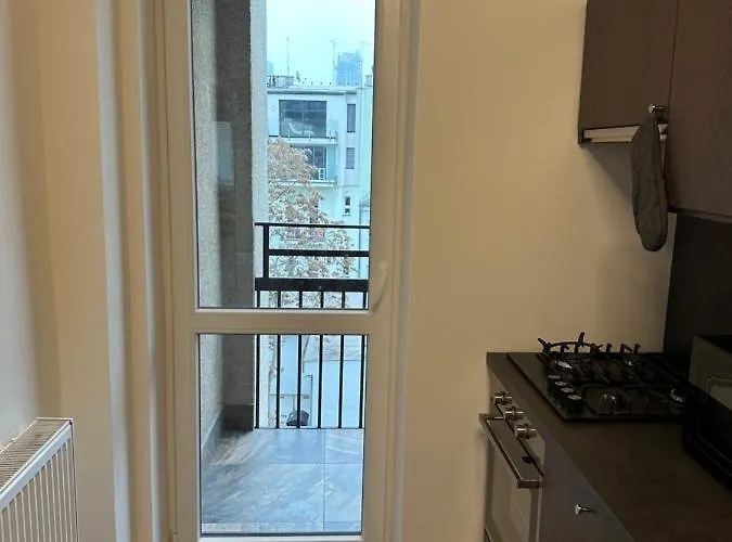 Spacious 3-bedroom In The Historic Old Town Parking Апартаменти *