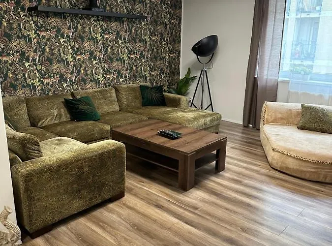 Spacious 3-bedroom In The Historic Old Town Parking * ברטיסלאבה