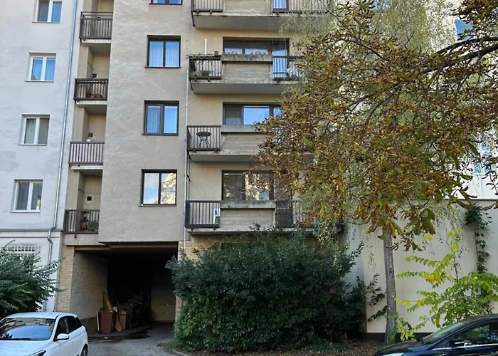 Spacious 3-bedroom In The Historic Old Town Parking * ברטיסלאבה